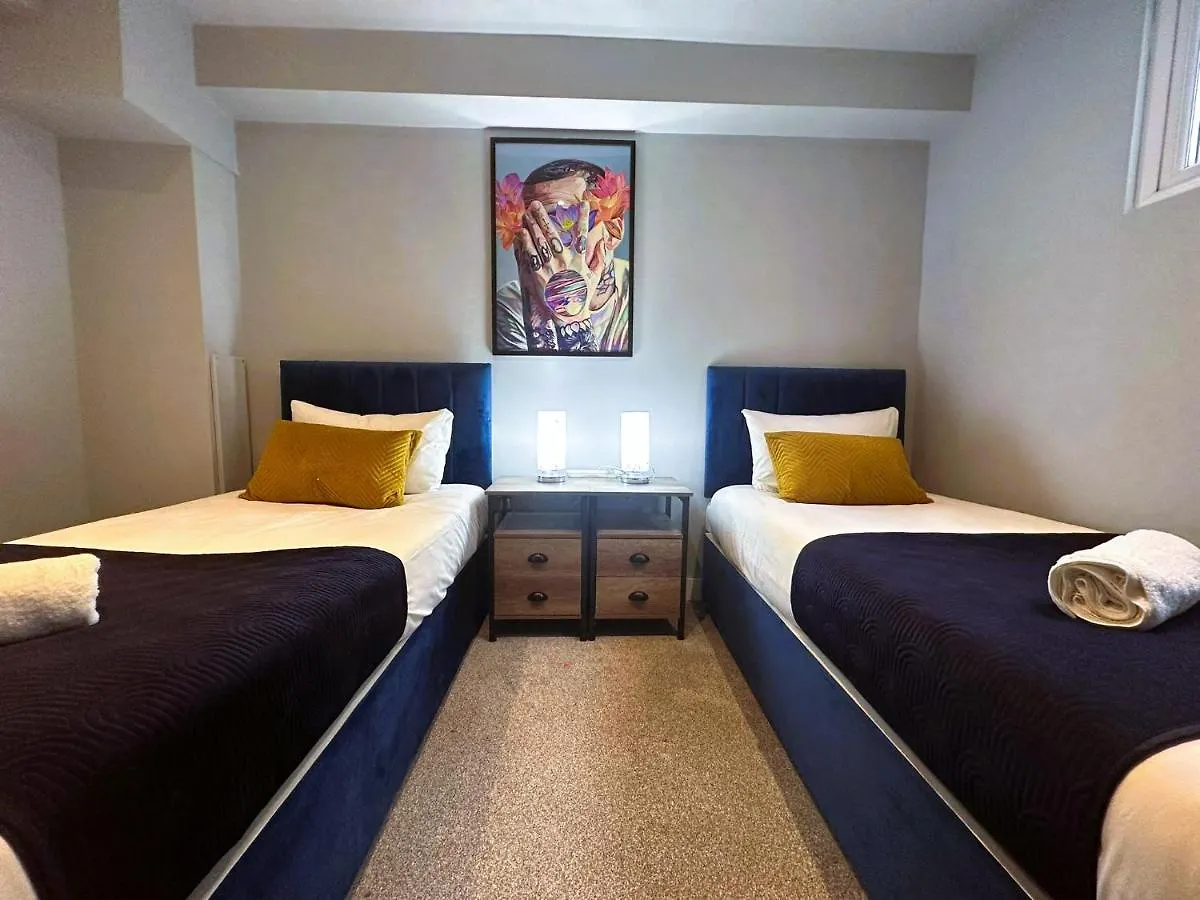 Flash Sale Funky Holiday Accommodation Central Brighton Sleep 16 Guests Apartment